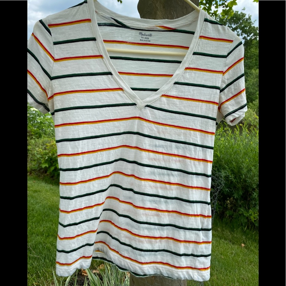 ❌SOLD❌ ⚡️Madewell | Cream Striped V-neck Tee | EUC | XXS ❤️ 1 Tiny Flaw - Picture 3 of 17